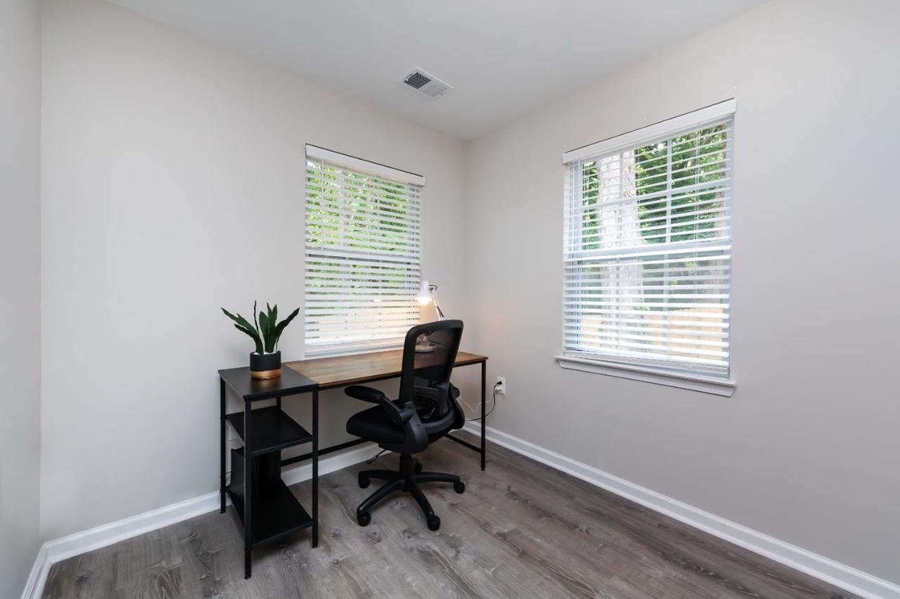 Brandnew Spacious 4 Bedroom House Minutes To Uptown Charlotte Exterior foto